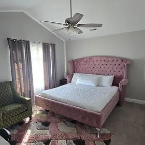 Apartment Gorgeous 3 Bedroom With Cable Tv In All & Free Wi-fi